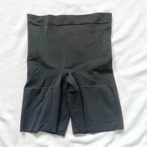 SPANX SPANXSculpt™ OnCore Mid-Thigh Shapewear Shorts Women's XS Black